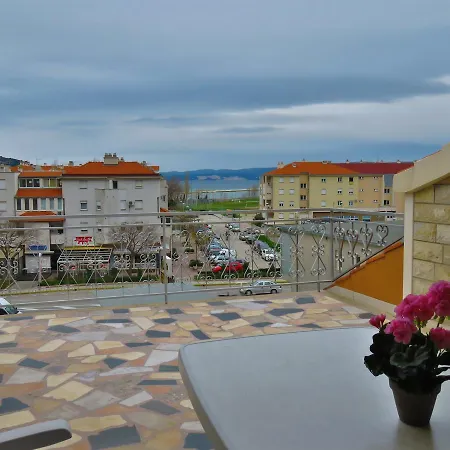Appartamento Jela Omiš